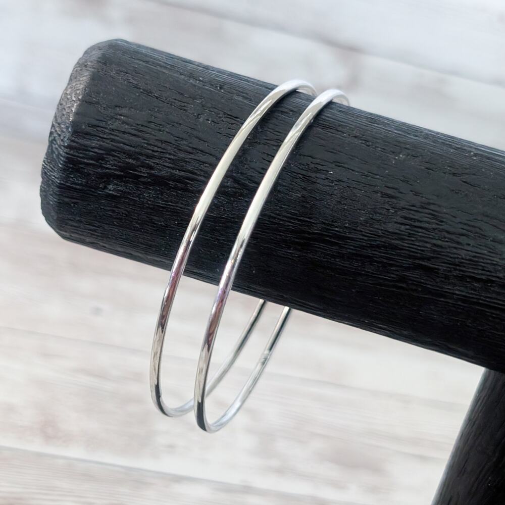 Set of 2 Silver Tone Bangles